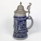 johann-peter-thewalt-1102-16_humpen-historismus-jaegers-einkehr-defregger_0.5l_dl_05-k