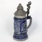 johann-peter-thewalt-1102_humpen-historismus-jaegers-einkehr-defregger_0.5l_dl_03-k